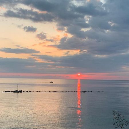 Anesis Hotel Platamonas Bagian luar foto