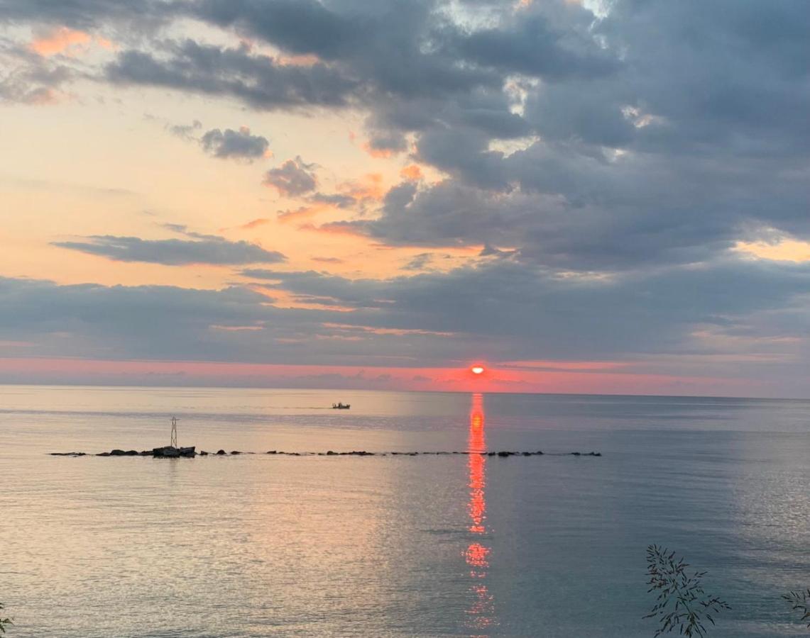 Anesis Hotel Platamonas Bagian luar foto
