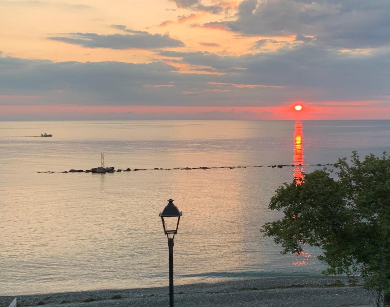 Anesis Hotel Platamonas Bagian luar foto